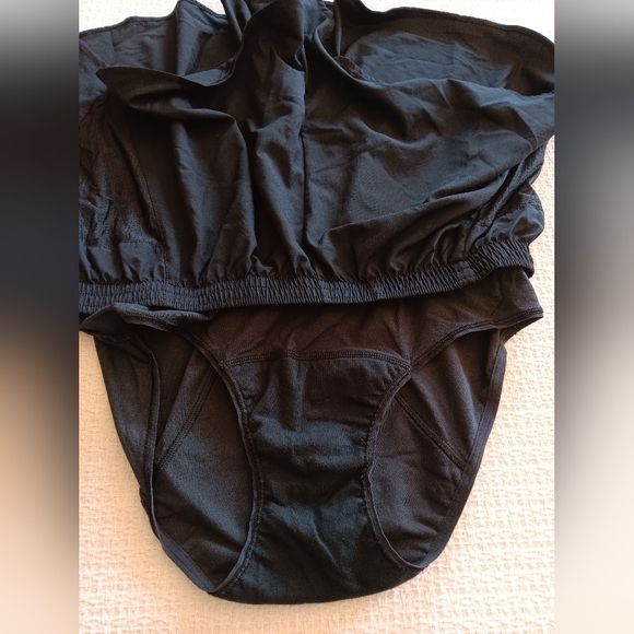 Thinx Women's Black Training Shorts - Size Medium - Picture 10 of 10